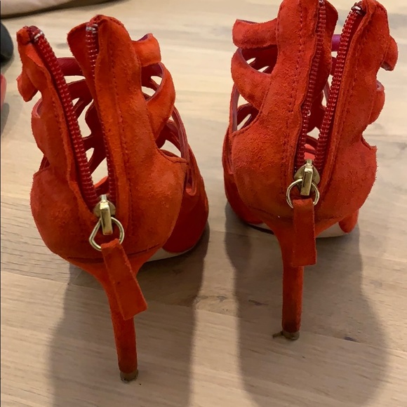 Pumps - Picture 3 of 6